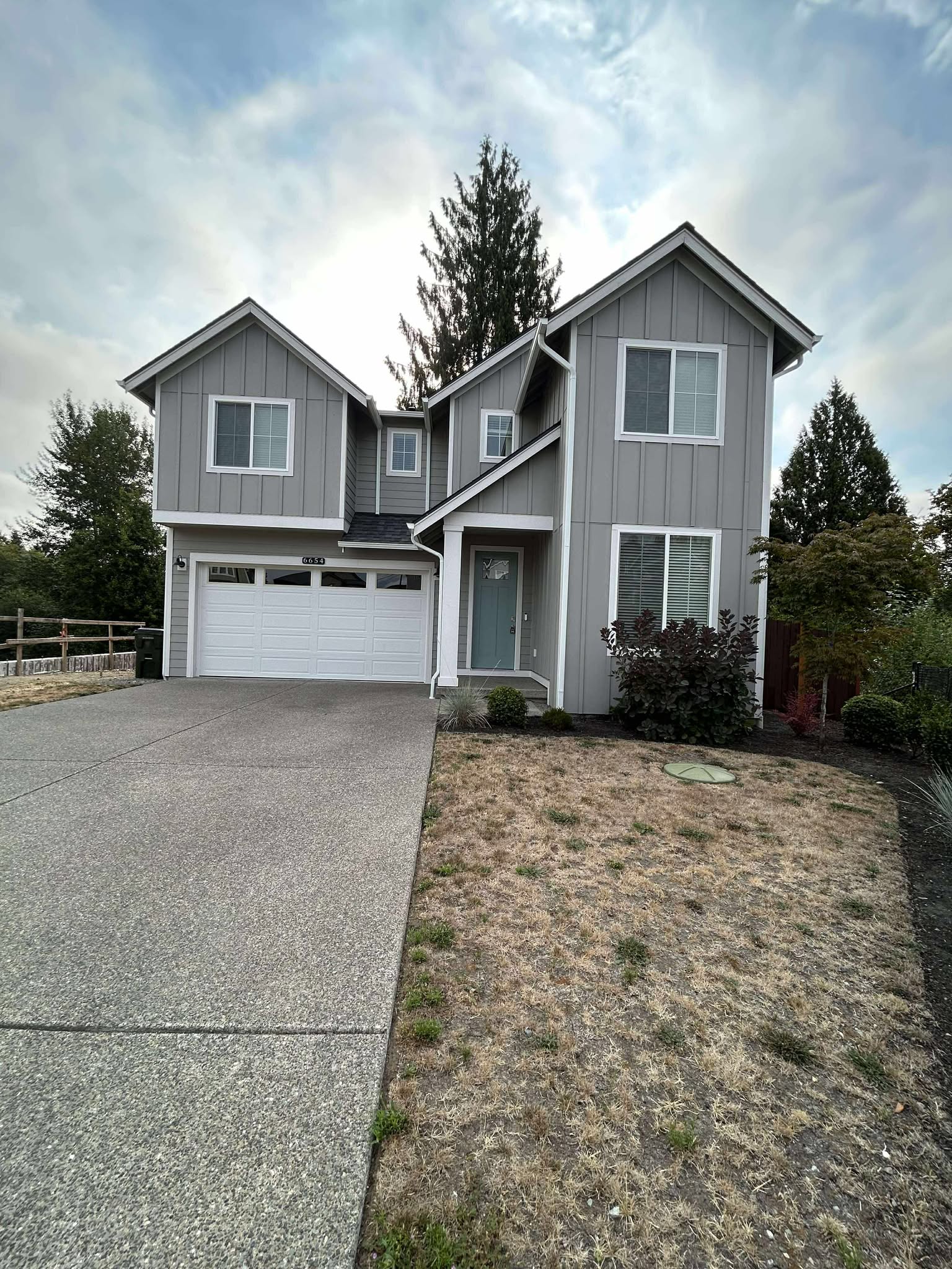 6654 Percy Ln SE